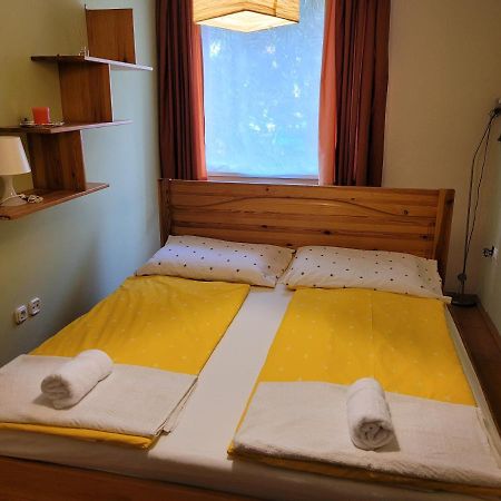 Lara Apartman Debrecen Ngoại thất bức ảnh