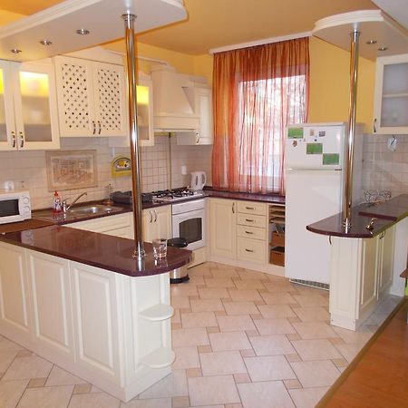 Lara Apartman Debrecen Ngoại thất bức ảnh