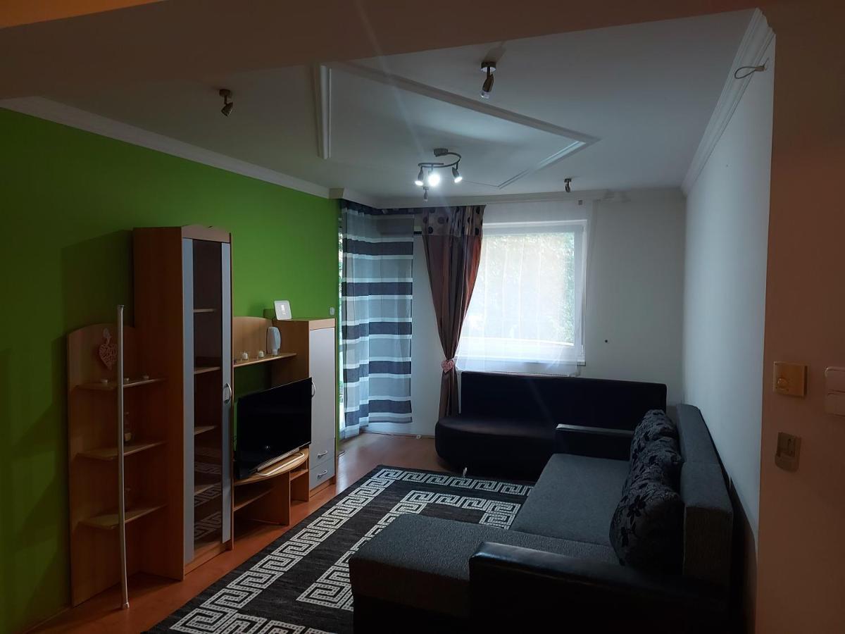 Lara Apartman Debrecen Ngoại thất bức ảnh