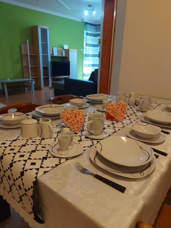 Lara Apartman Debrecen Ngoại thất bức ảnh