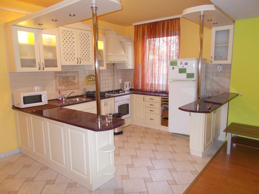 Lara Apartman Debrecen Ngoại thất bức ảnh