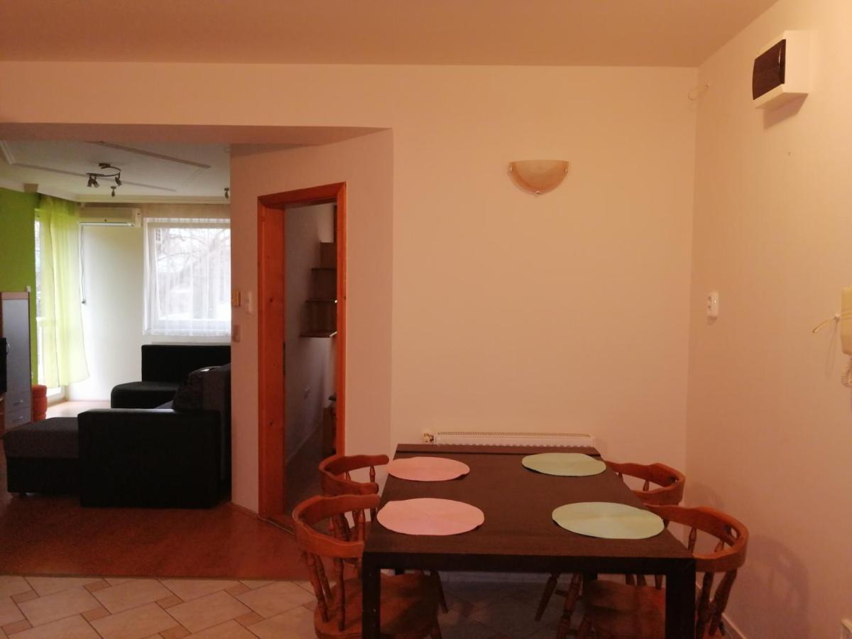 Lara Apartman Debrecen Ngoại thất bức ảnh
